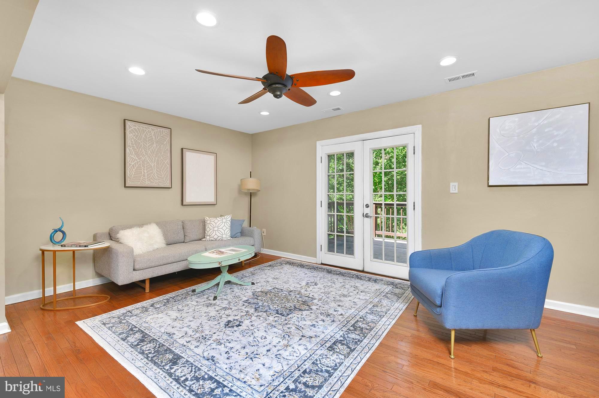 MARINER'S COVE - Residential