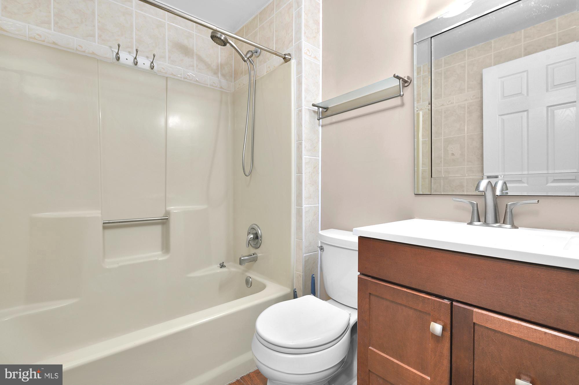 MARINER'S COVE - Residential