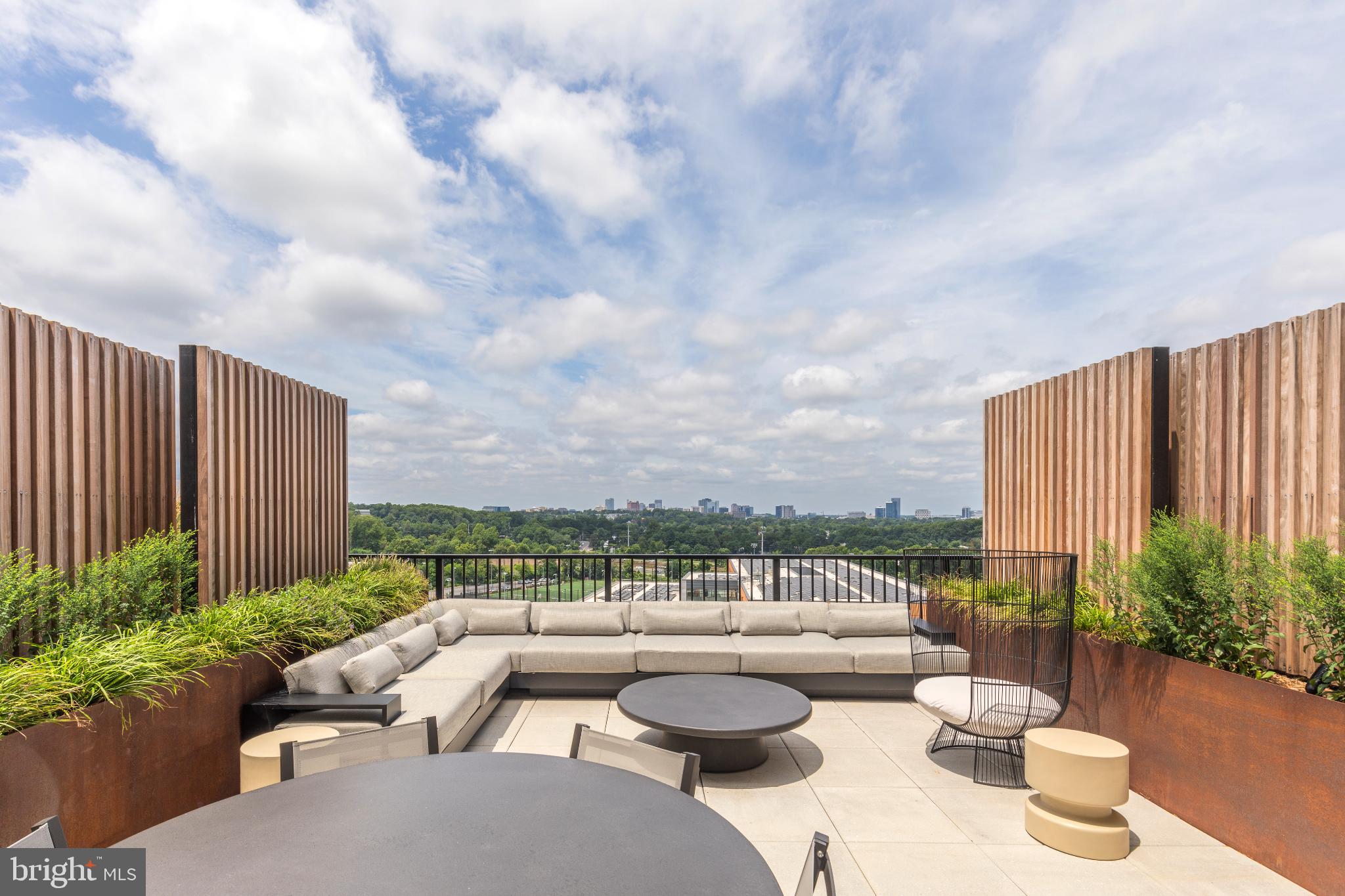 FALLS CHURCH CITY - Residential