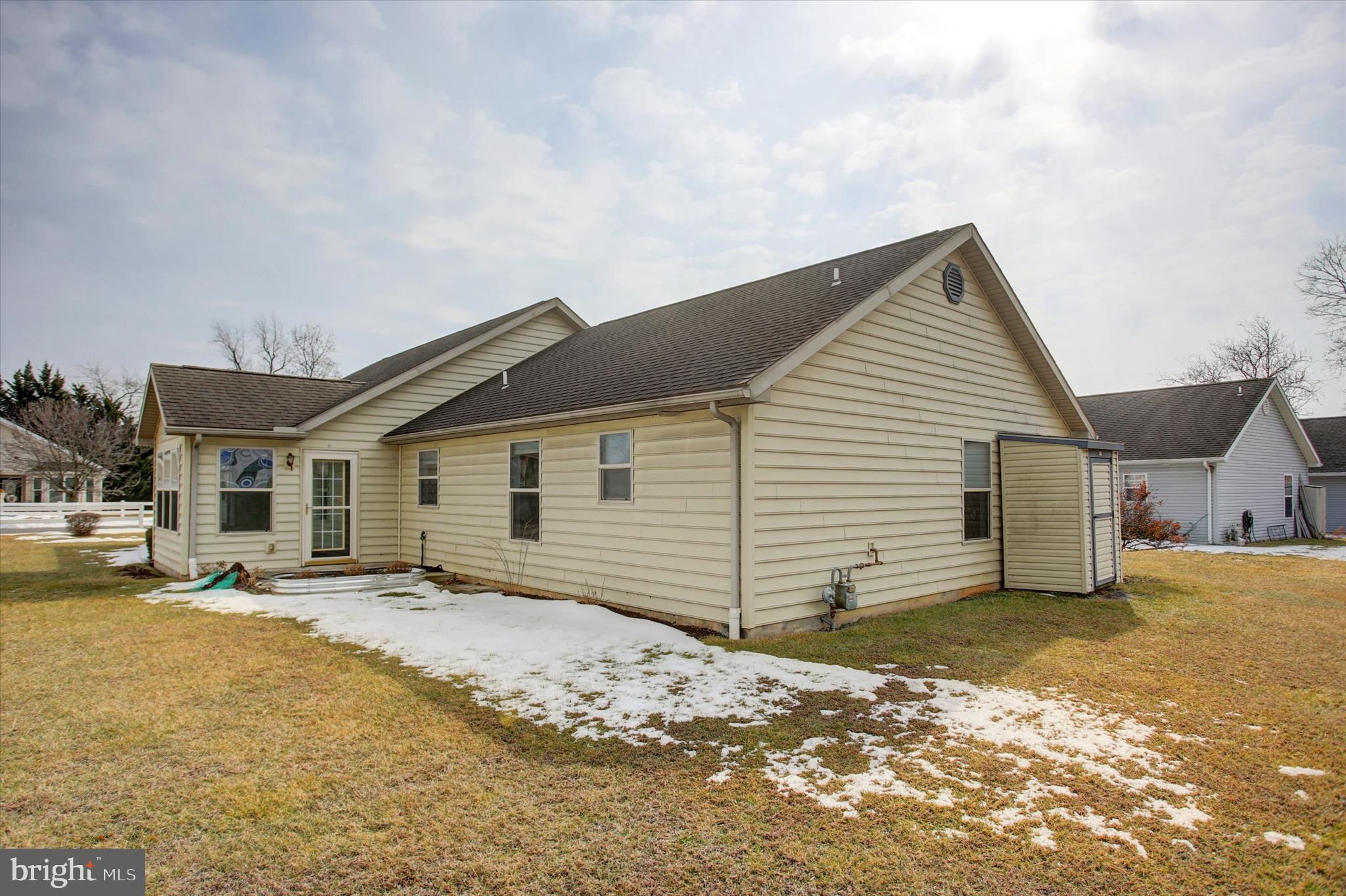 COUNTRY MANOR - Residential