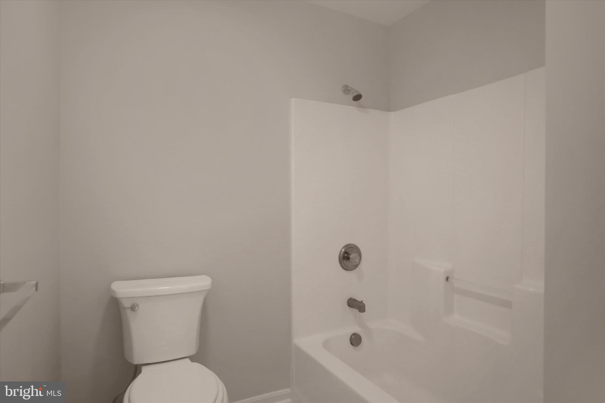 COUNTRY MANOR - Residential