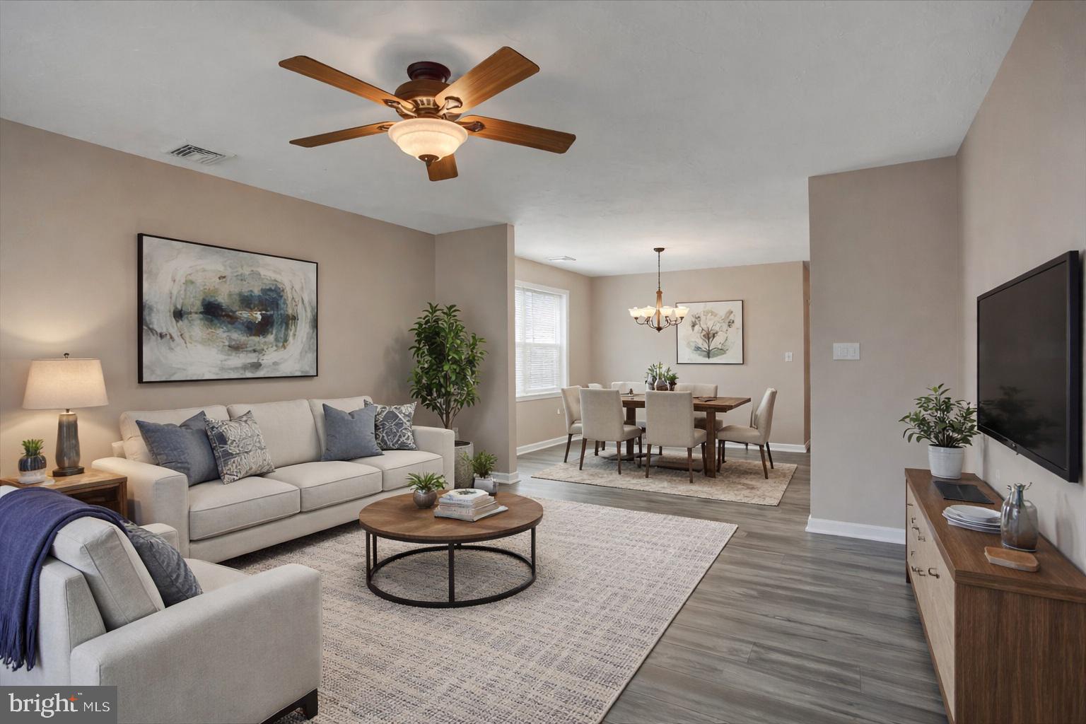 COUNTRY MANOR - Residential