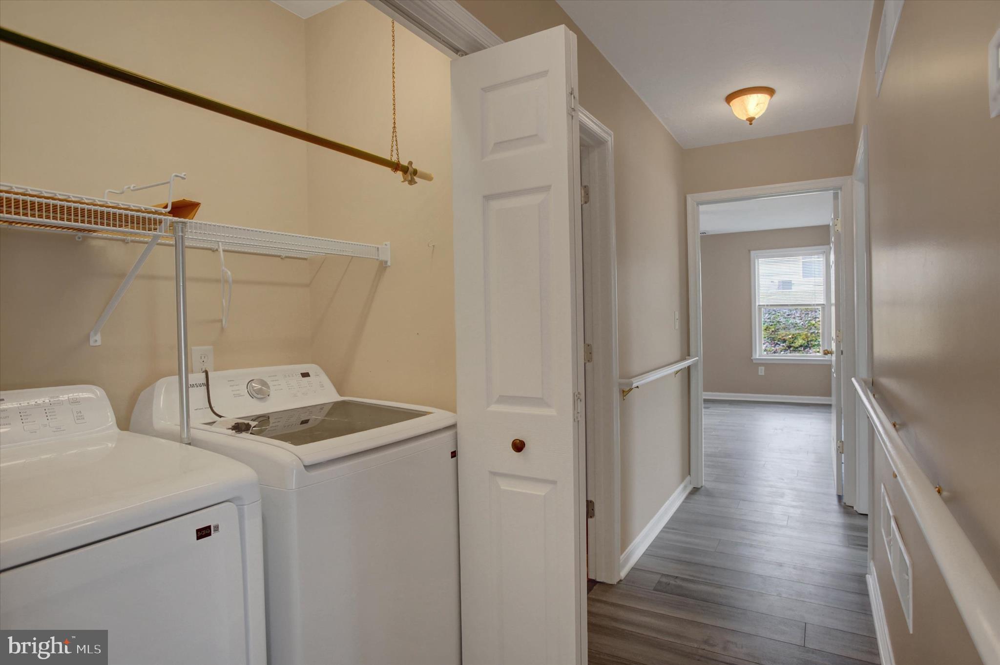 COUNTRY MANOR - Residential