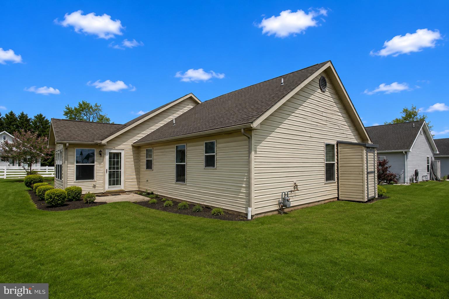 COUNTRY MANOR - Residential