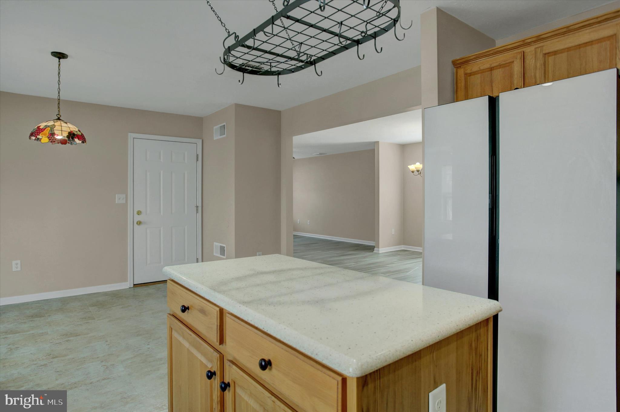 COUNTRY MANOR - Residential