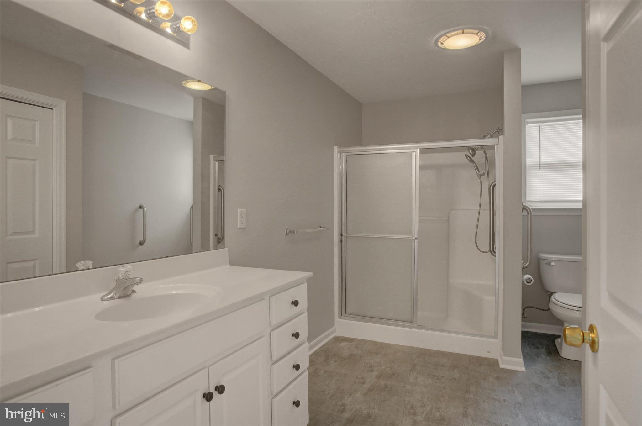 COUNTRY MANOR - Residential