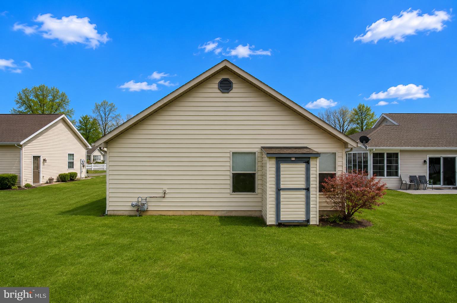 COUNTRY MANOR - Residential