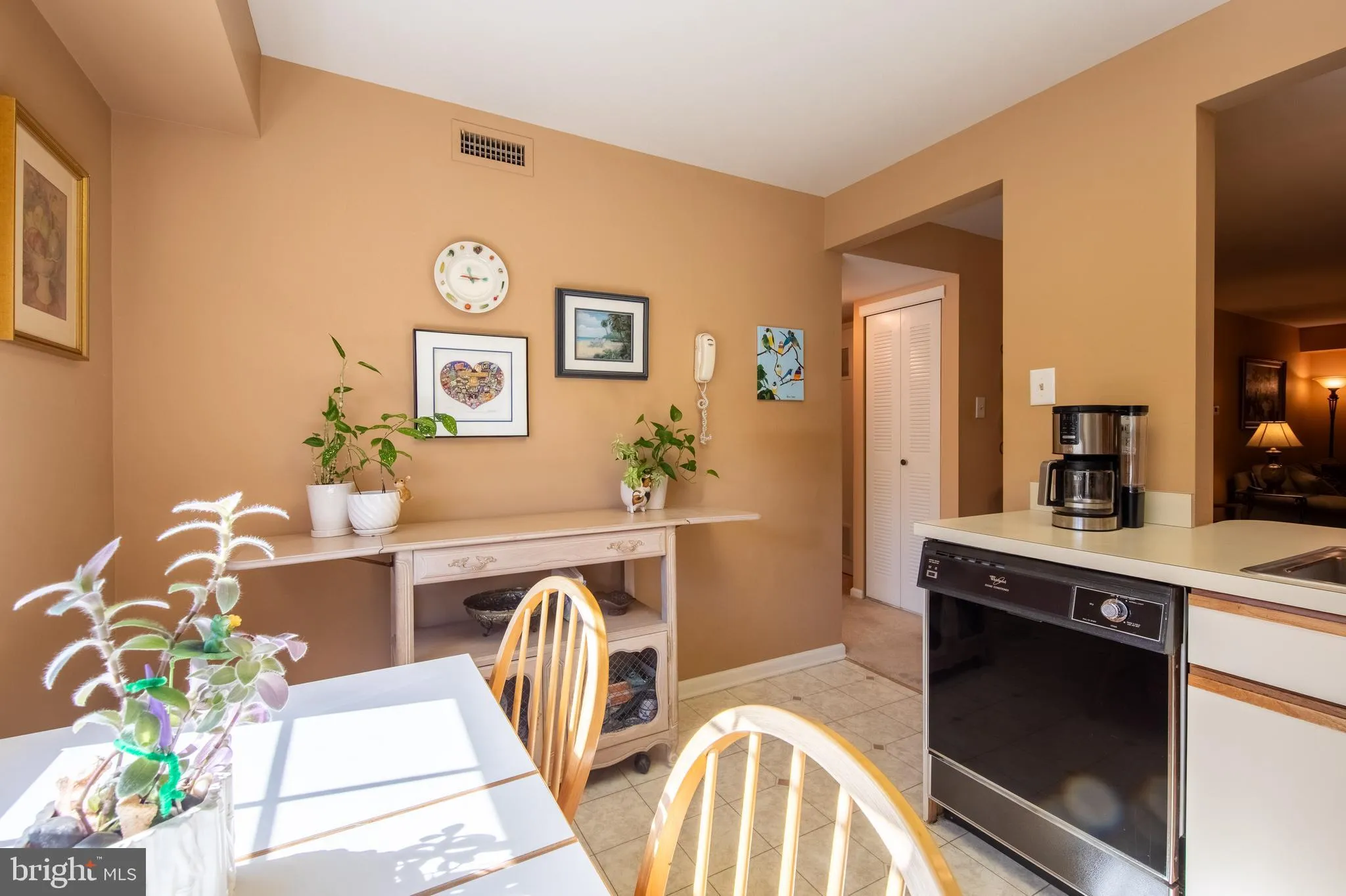 Elkins Park, Pennsylvania 19027, United States, 2 Bedrooms Bedrooms, ,2 BathroomsBathrooms,Residential,Active,86991