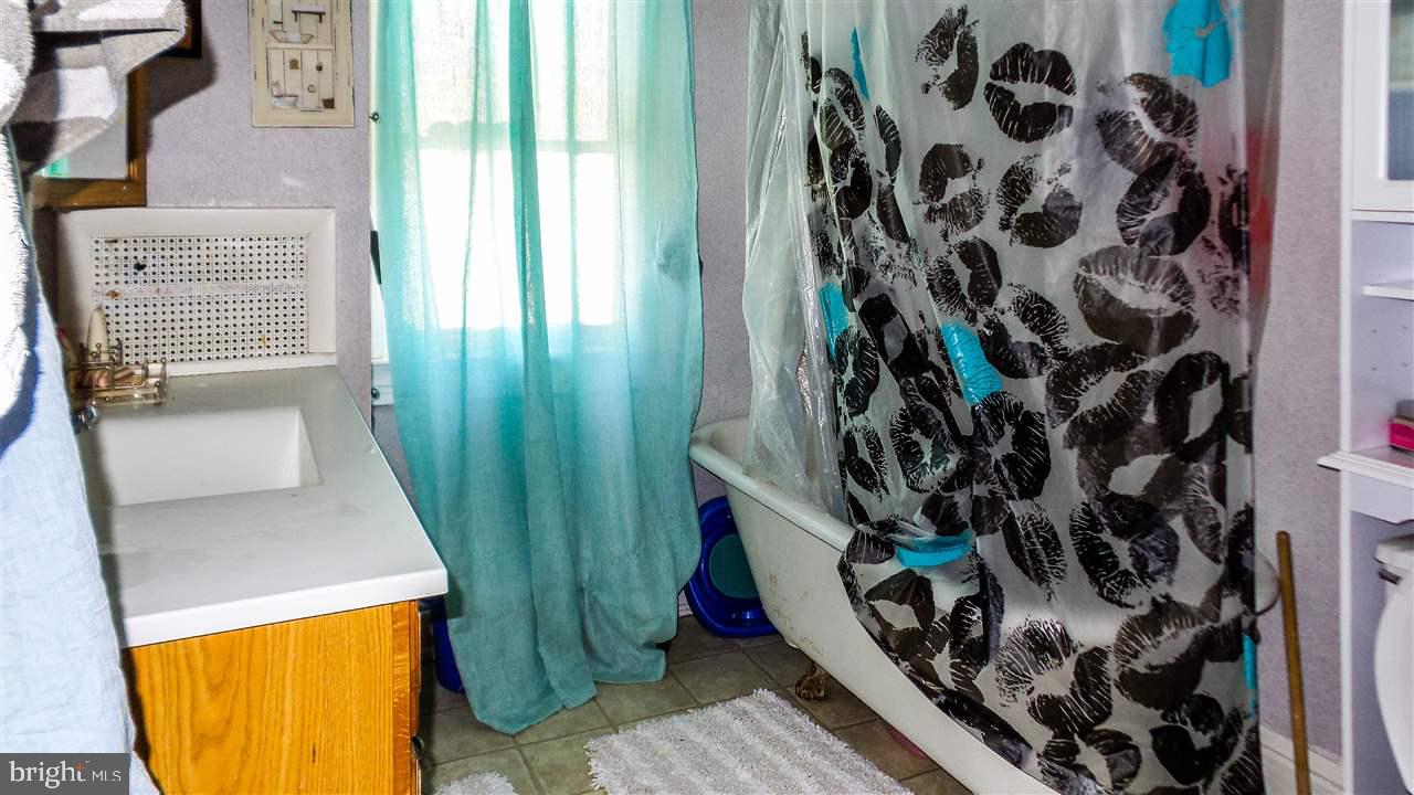 DOCTOR'S ROW - Residential Income