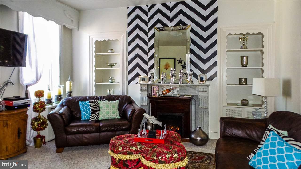 DOCTOR'S ROW - Residential Income