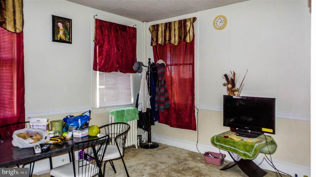 DOCTOR'S ROW - Residential Income