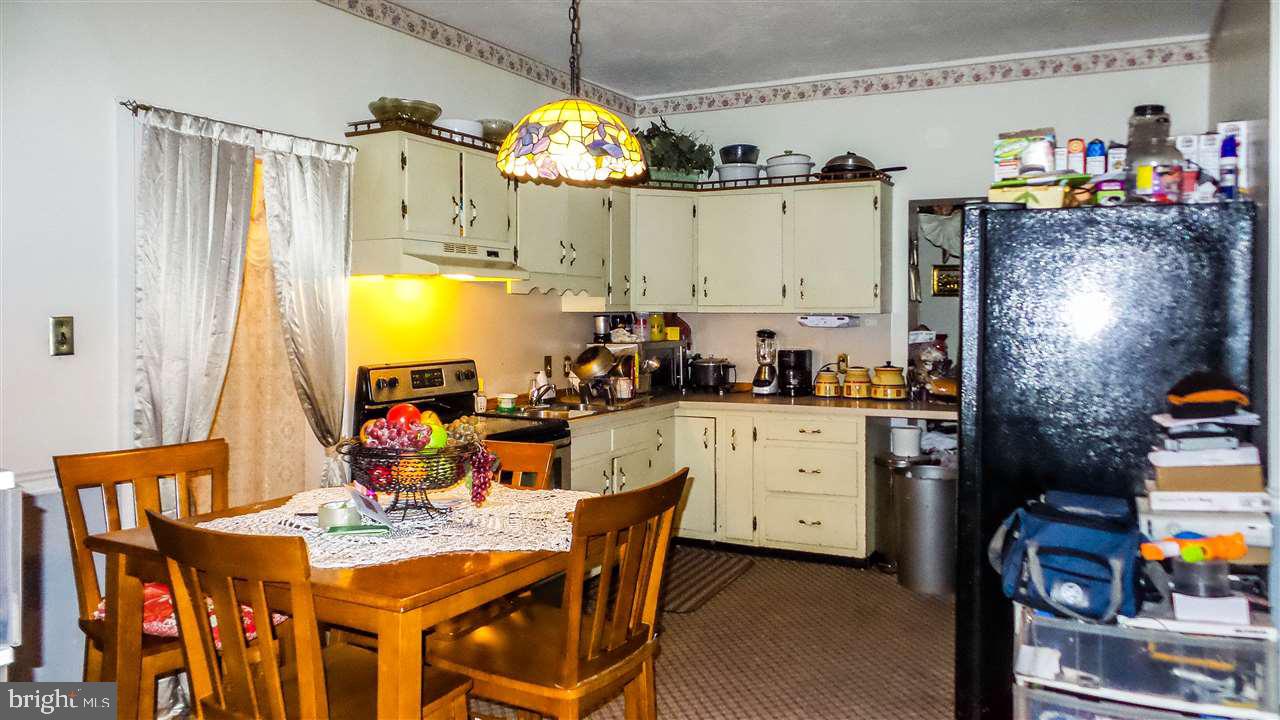 DOCTOR'S ROW - Residential Income