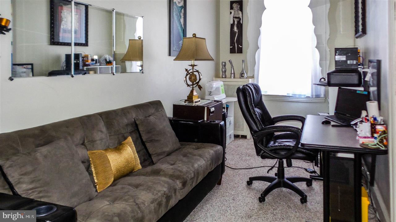 DOCTOR'S ROW - Residential Income