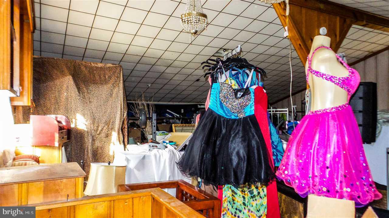 DOCTOR'S ROW - Residential Income