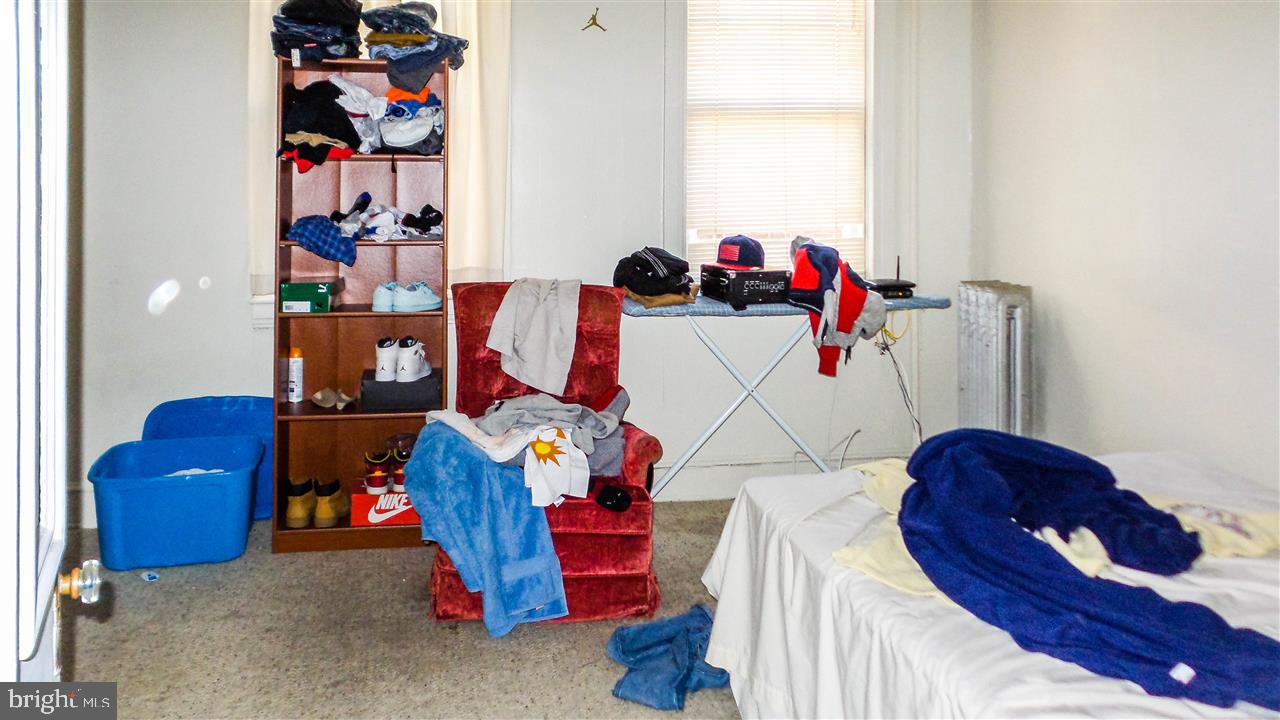 DOCTOR'S ROW - Residential Income