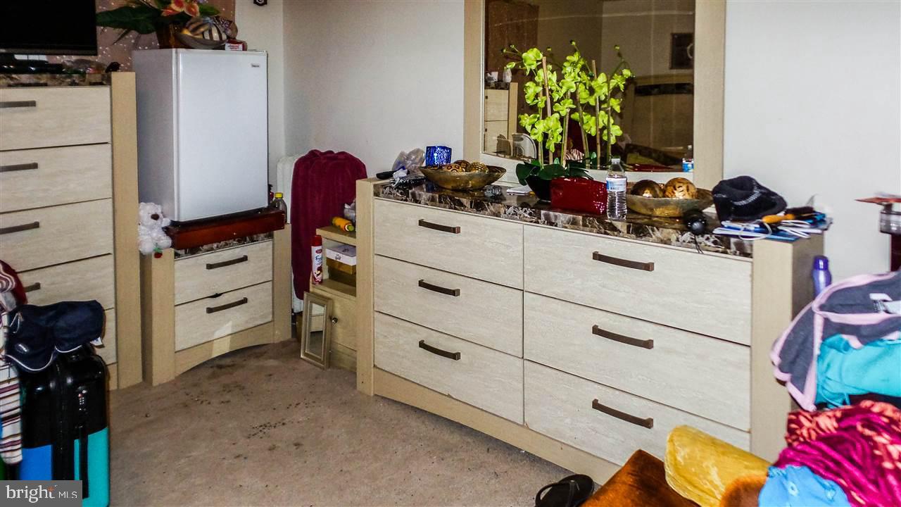 DOCTOR'S ROW - Residential Income