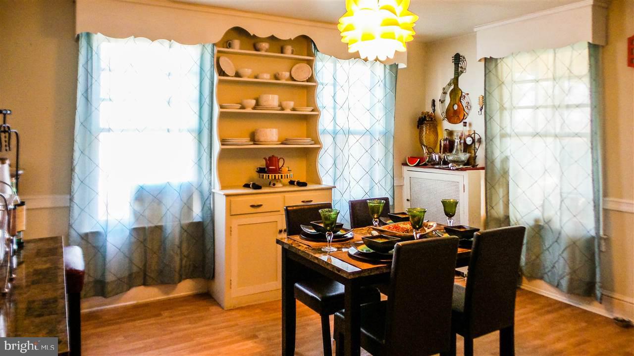 DOCTOR'S ROW - Residential Income