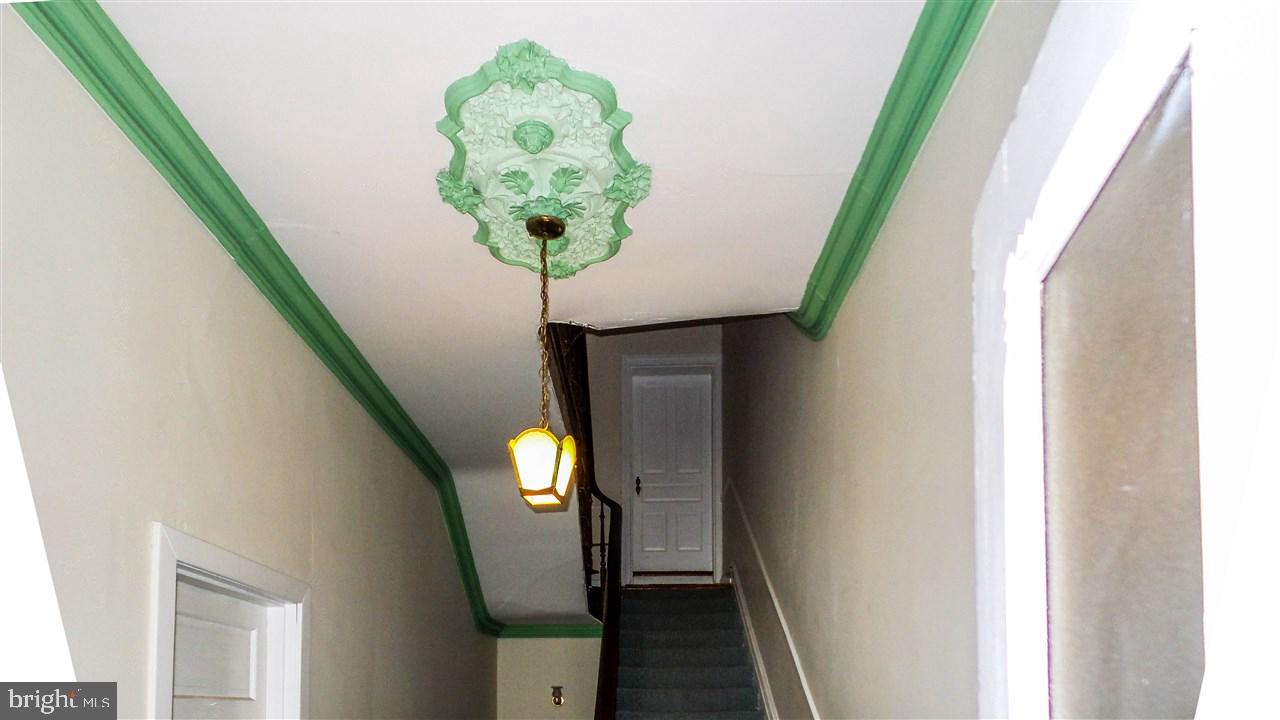 DOCTOR'S ROW - Residential Income