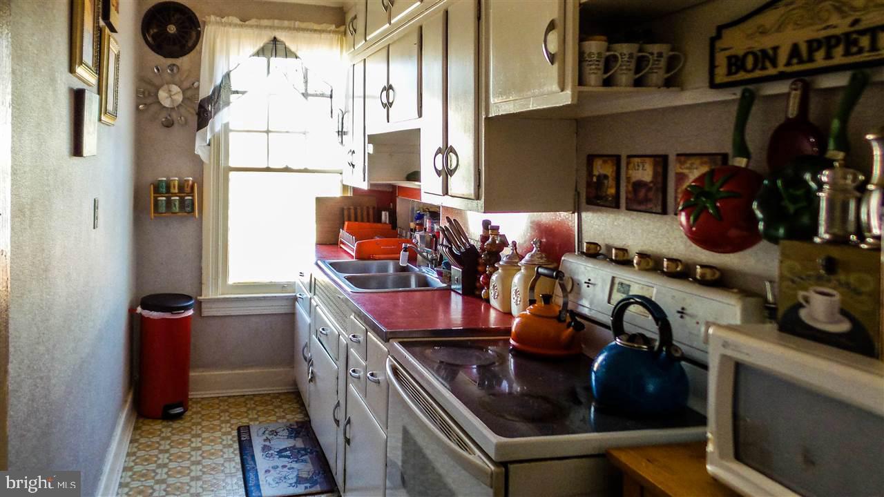 DOCTOR'S ROW - Residential Income