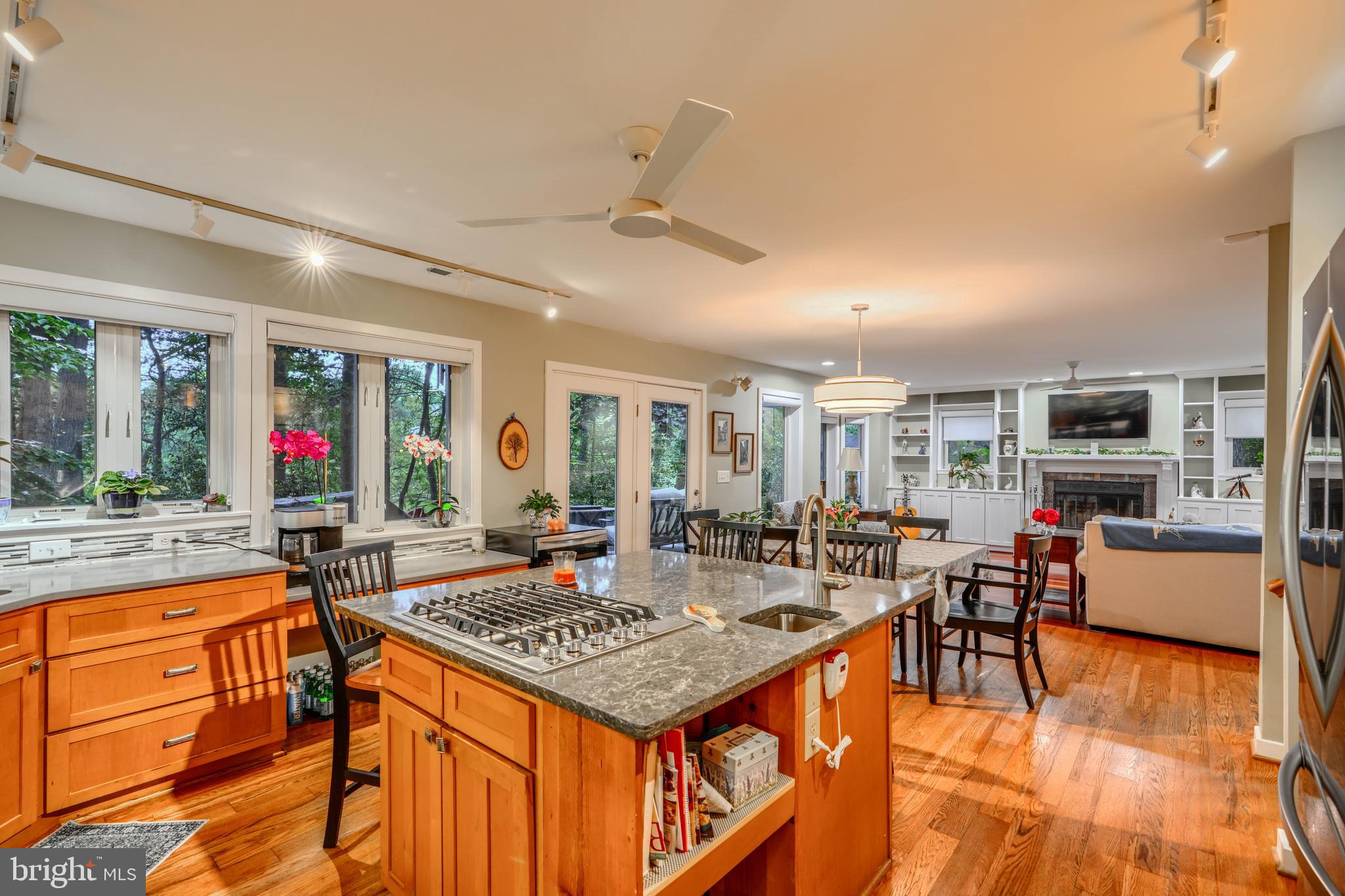 BAY HIGHLANDS - Residential