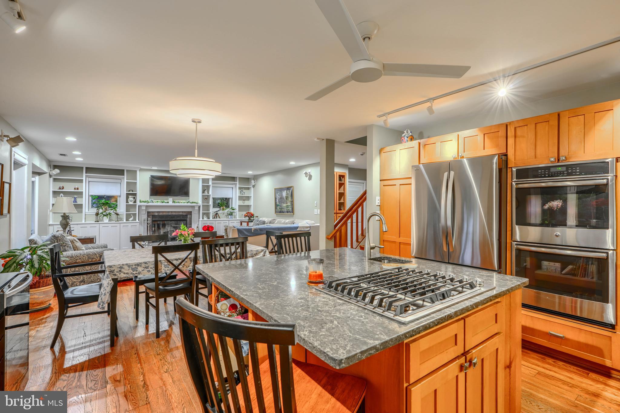 BAY HIGHLANDS - Residential