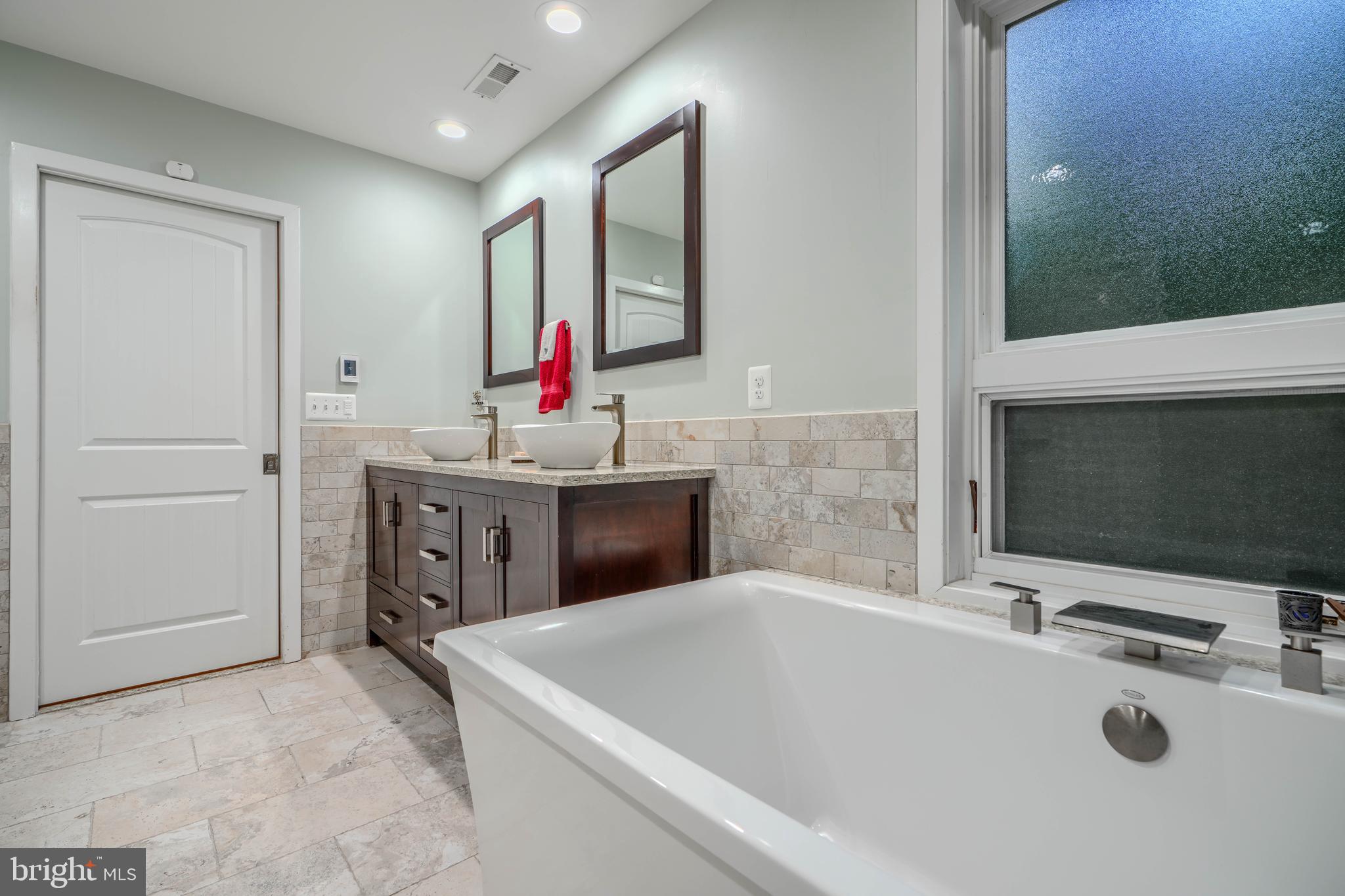 BAY HIGHLANDS - Residential