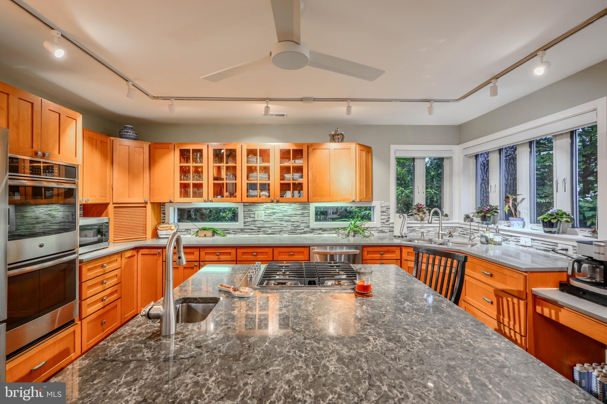 BAY HIGHLANDS - Residential