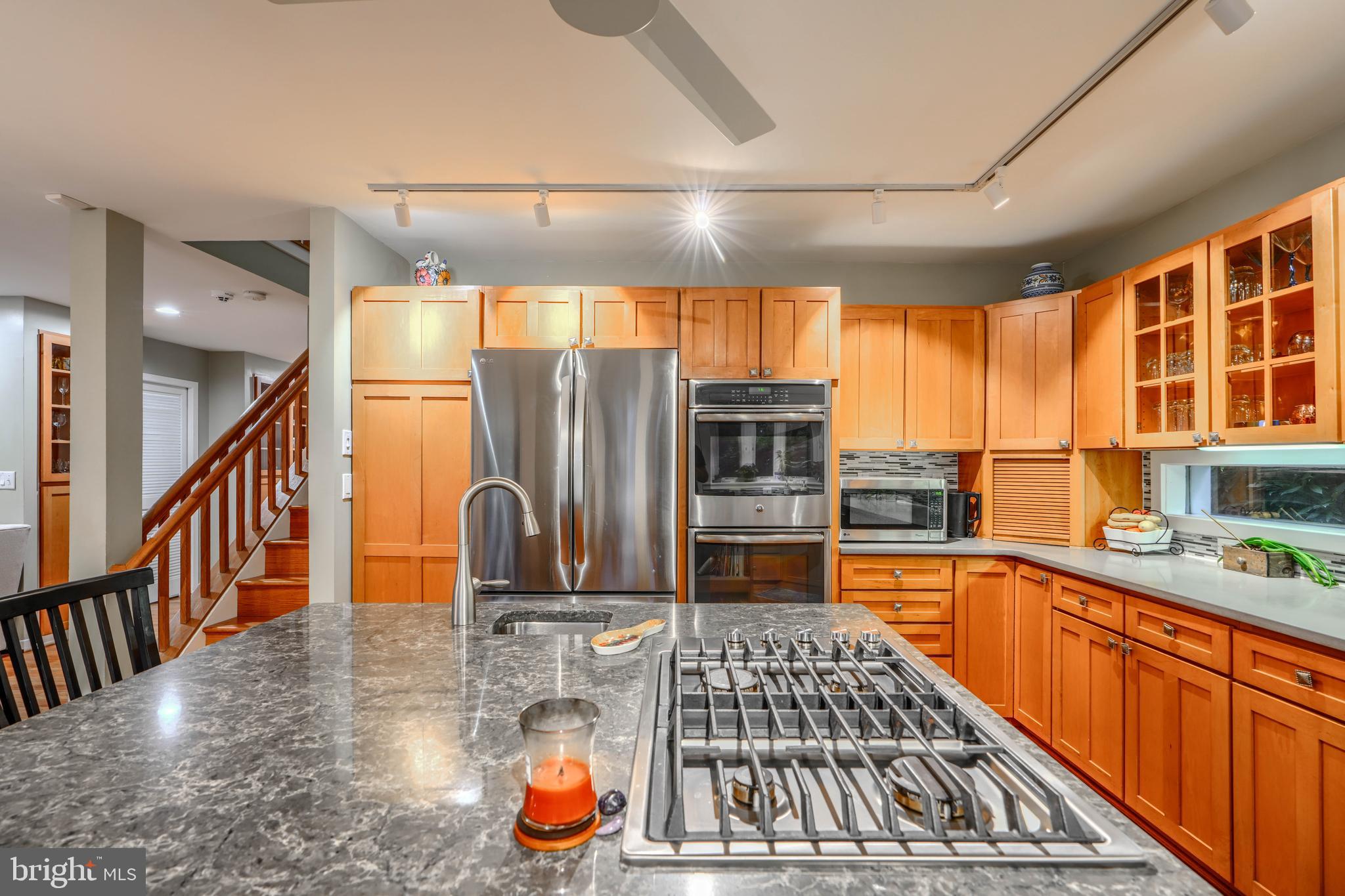 BAY HIGHLANDS - Residential