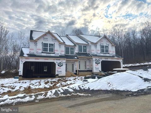 Townhouse For Sale - 17 Castle Drive #LOT 3<br/> ROBESONIA, PA 19551