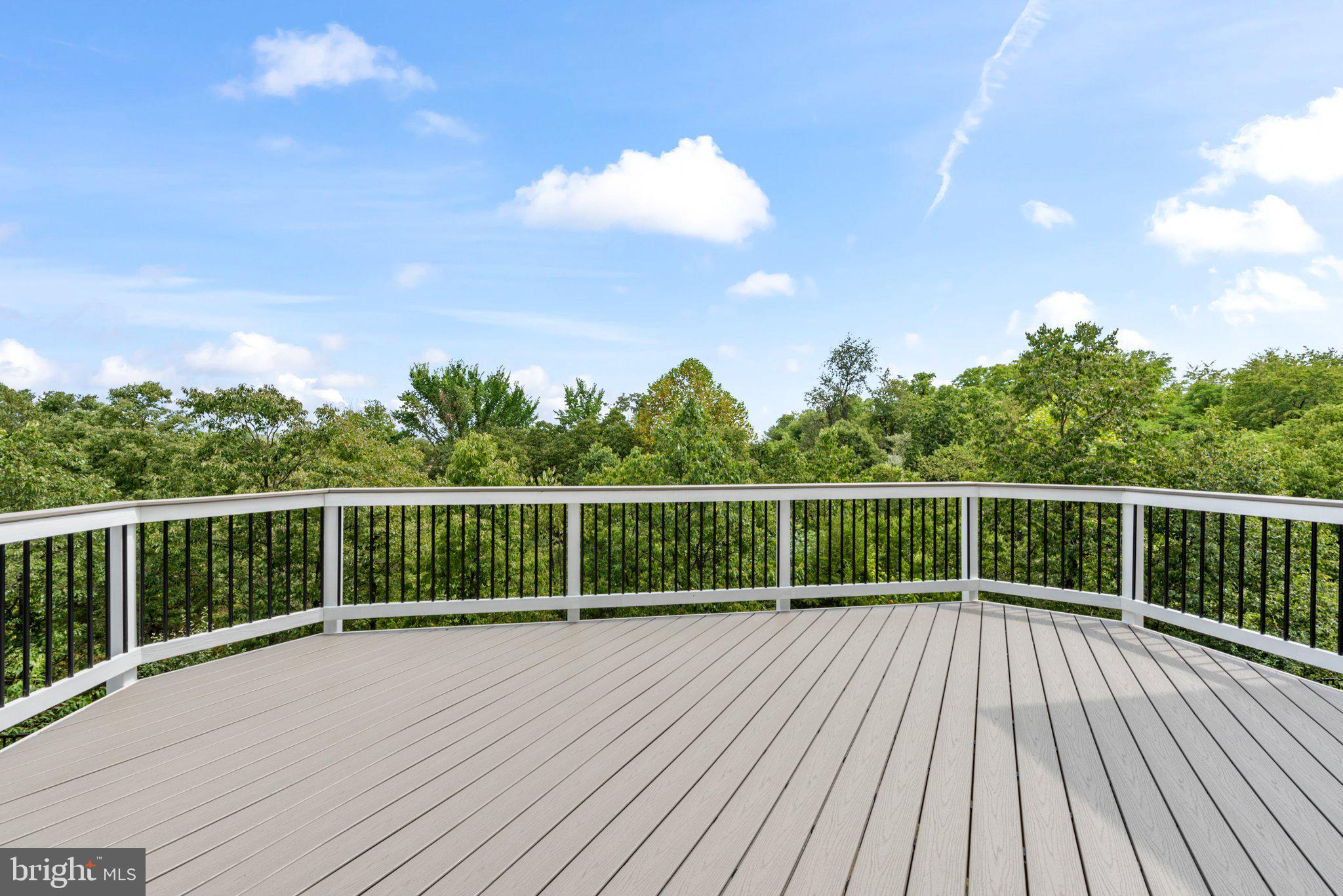 106 SPLENDOR GARDEN WAY