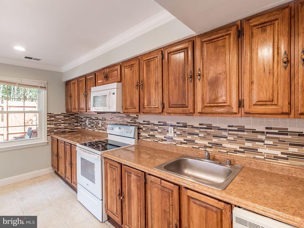 THE HIGHLANDS - Residential