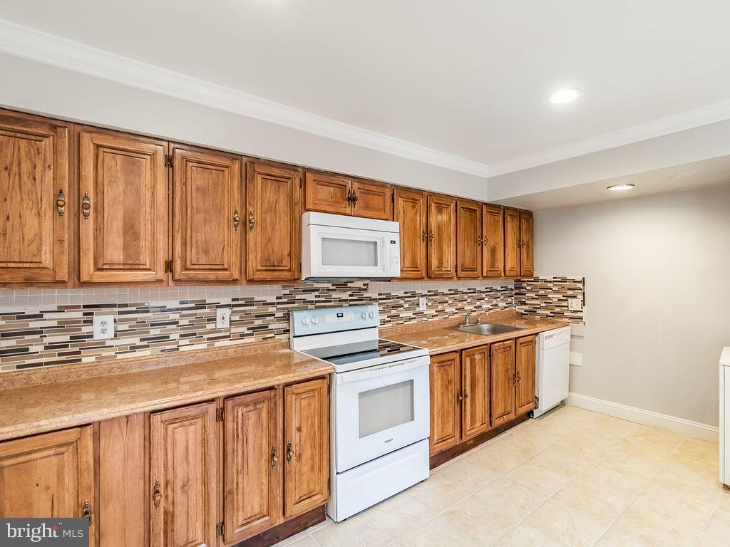 THE HIGHLANDS - Residential