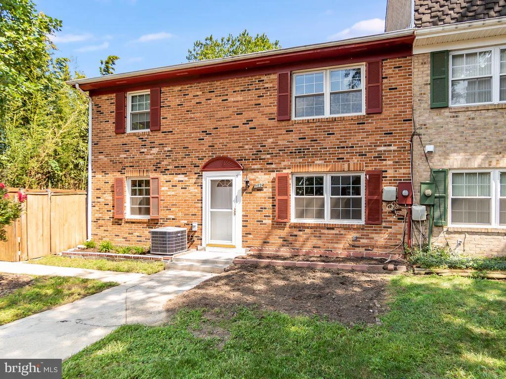 9894 Hagel Circle, Lorton, VA 22079