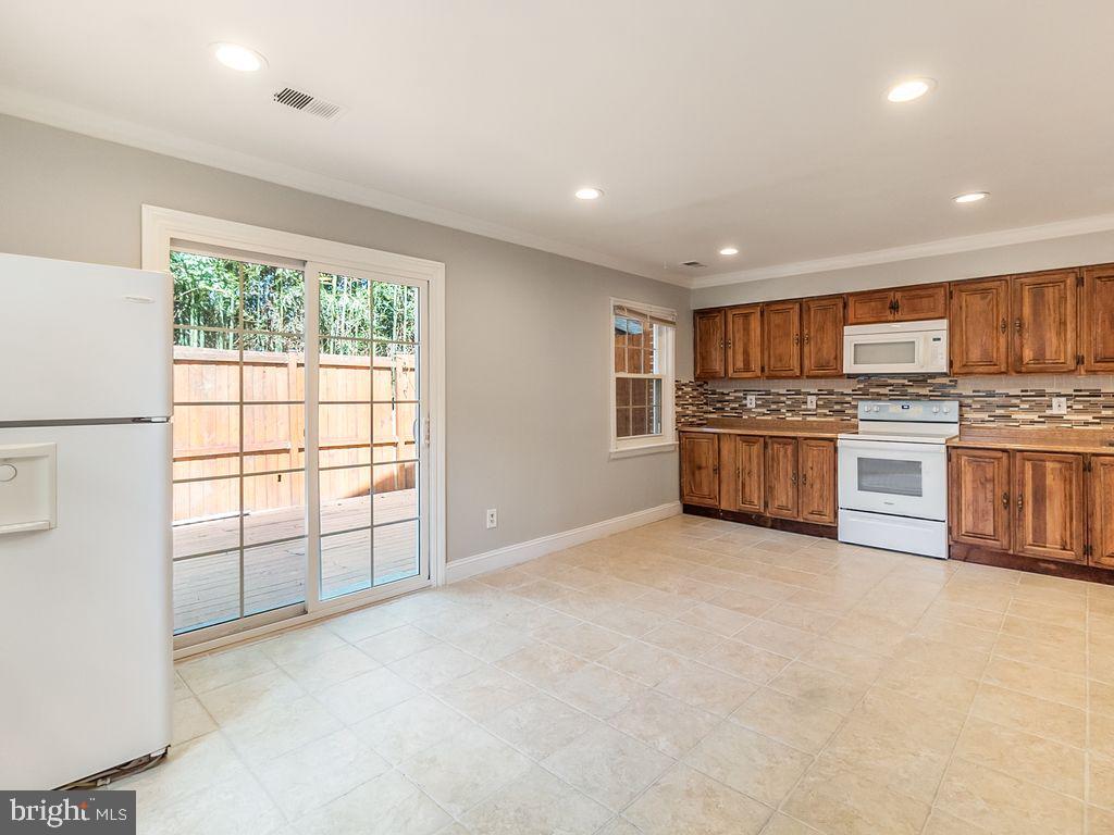 THE HIGHLANDS - Residential