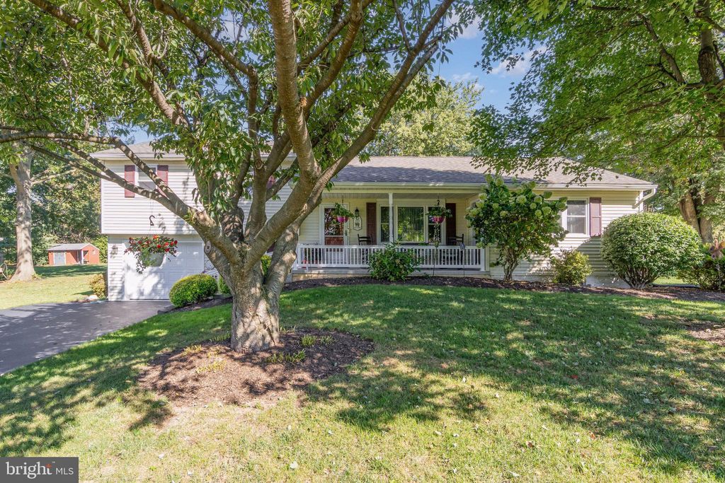 Photo of 521 Bernhard Avenue, MOUNT JOY, PA 17552 (MLS # PALA2077246)