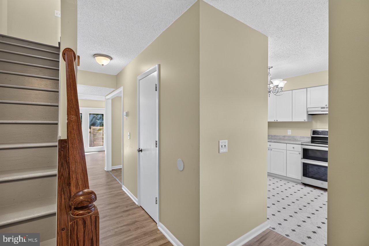 1425 COUNTRY CLUB COURT