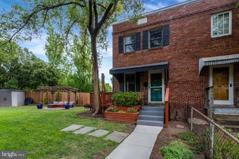 Photo of 245 Buchanan Street, ALEXANDRIA, VA 22314 (MLS # VAAX2064374)