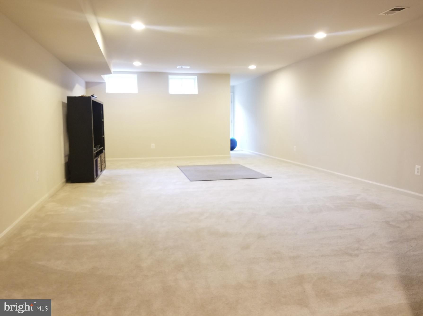 BRAMBLETON LANDBAY - Residential Lease