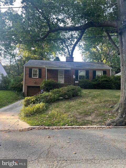 Photo of 5528 Warwick Place, CHEVY CHASE, MD 20815 (MLS # MDMC2199310)