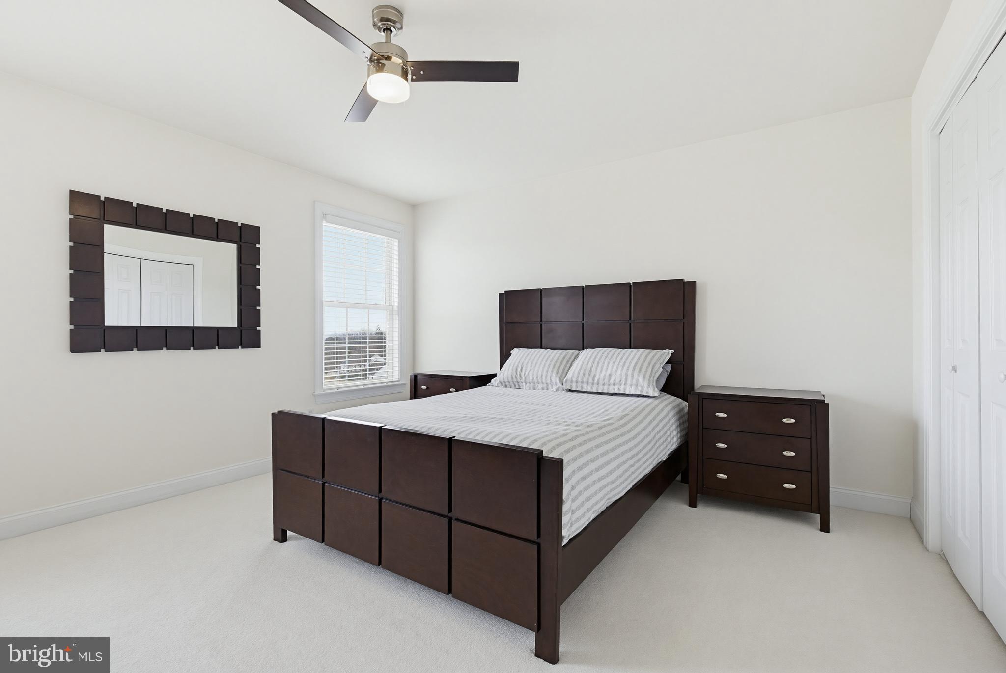 GOLDEN OAKS - Residential