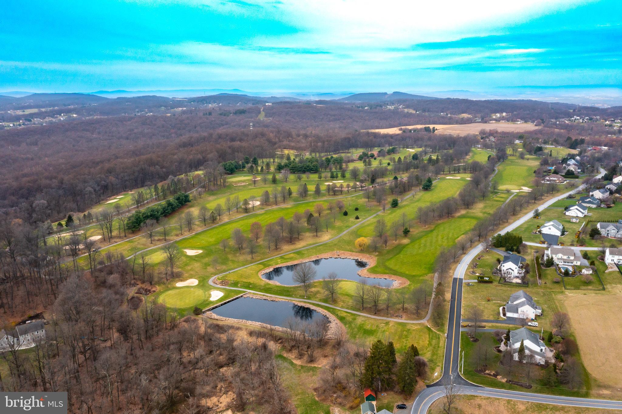 GOLDEN OAKS - Residential