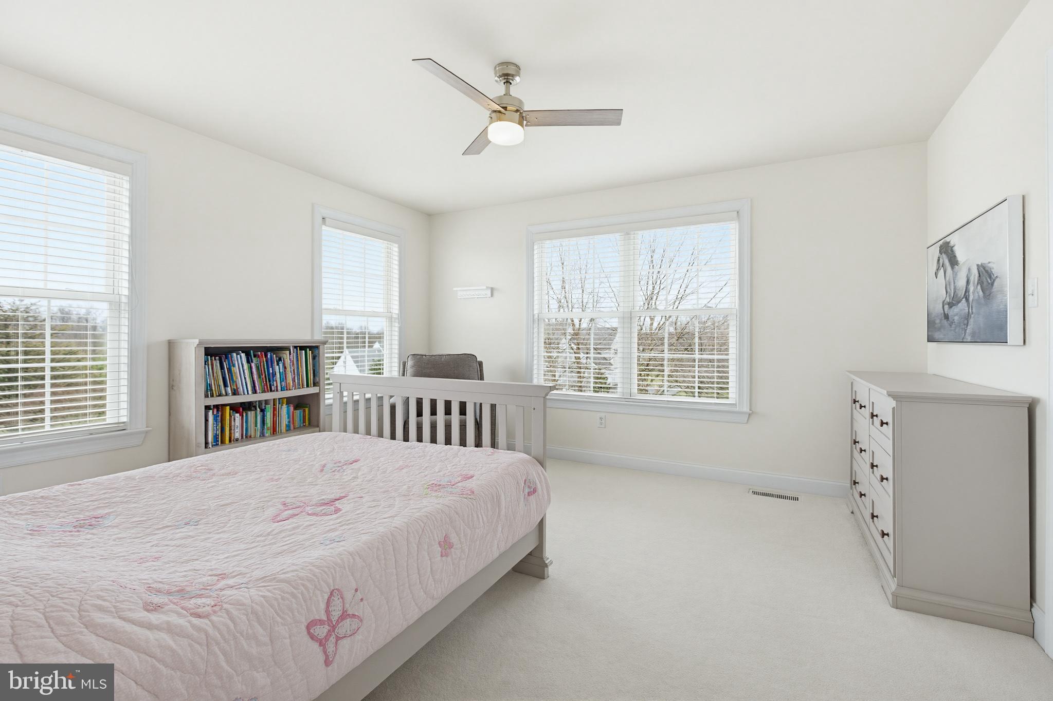 GOLDEN OAKS - Residential