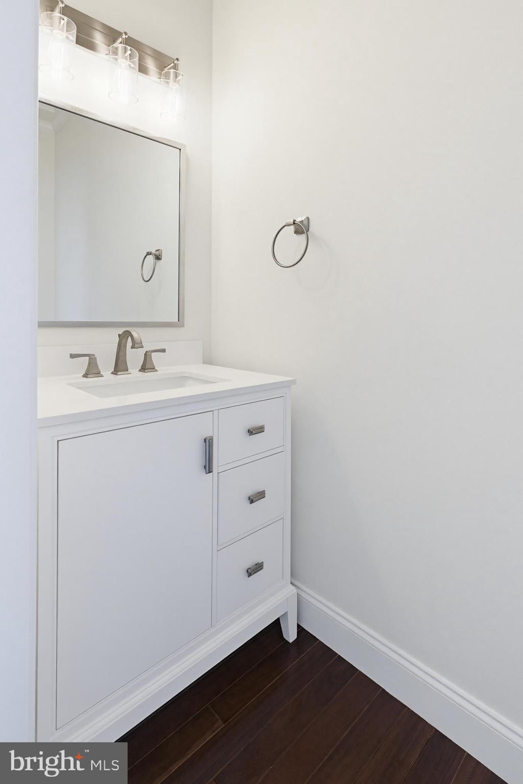 GOLDEN OAKS - Residential