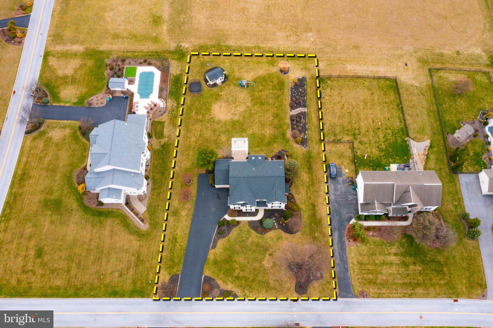 GOLDEN OAKS - Residential