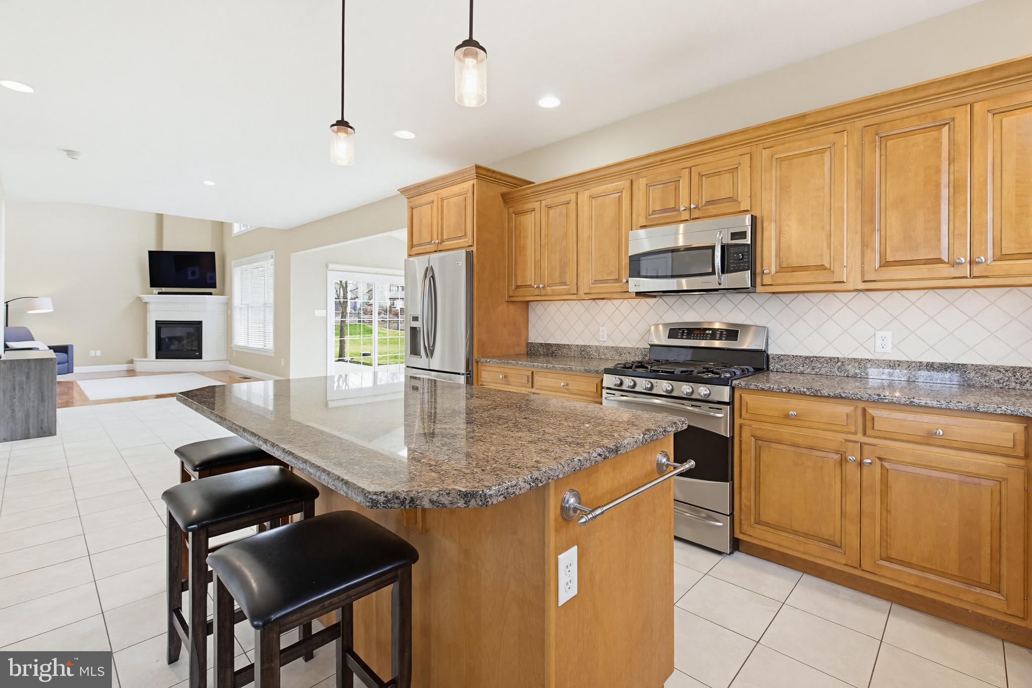 GOLDEN OAKS - Residential