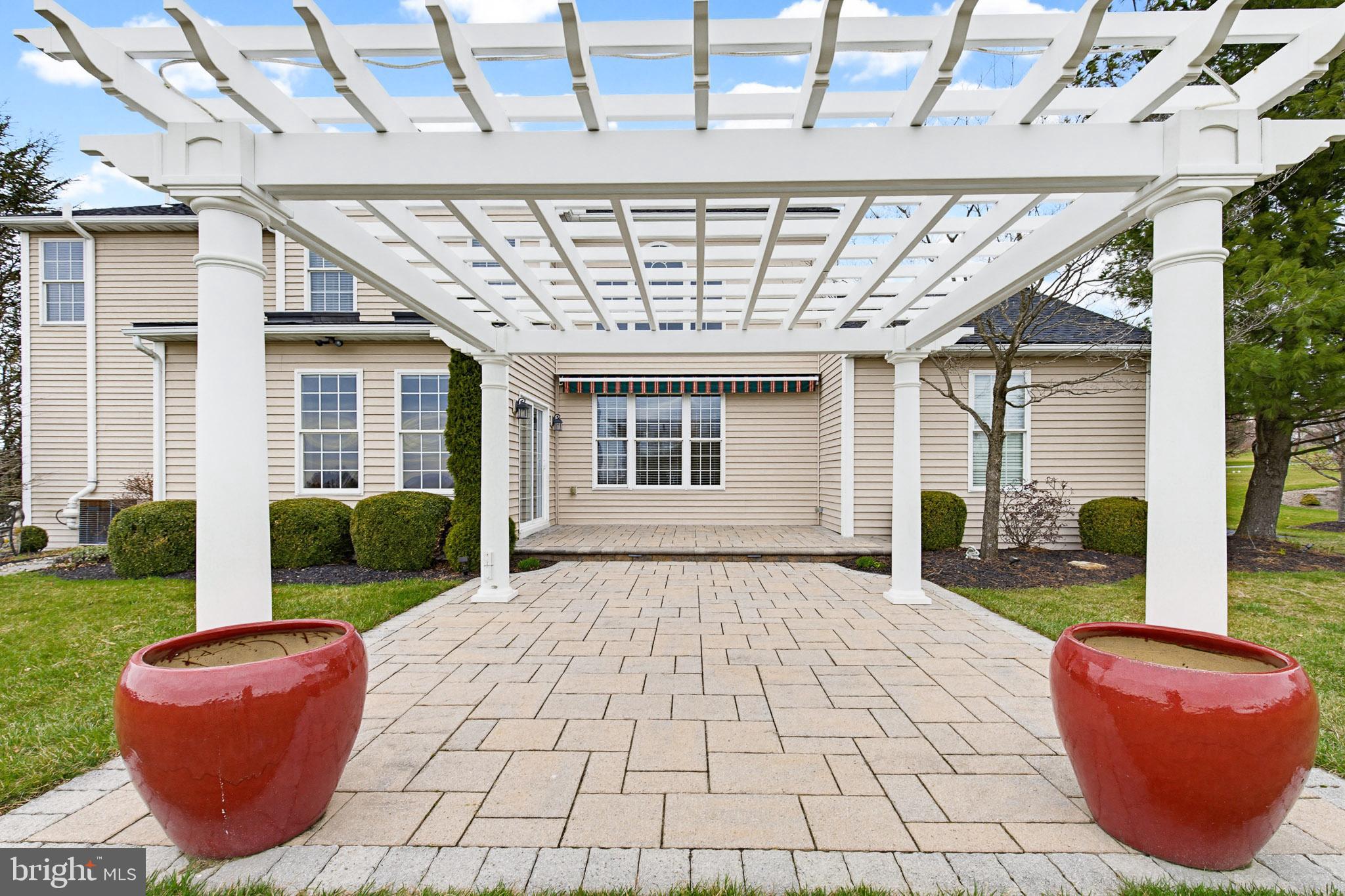 GOLDEN OAKS - Residential