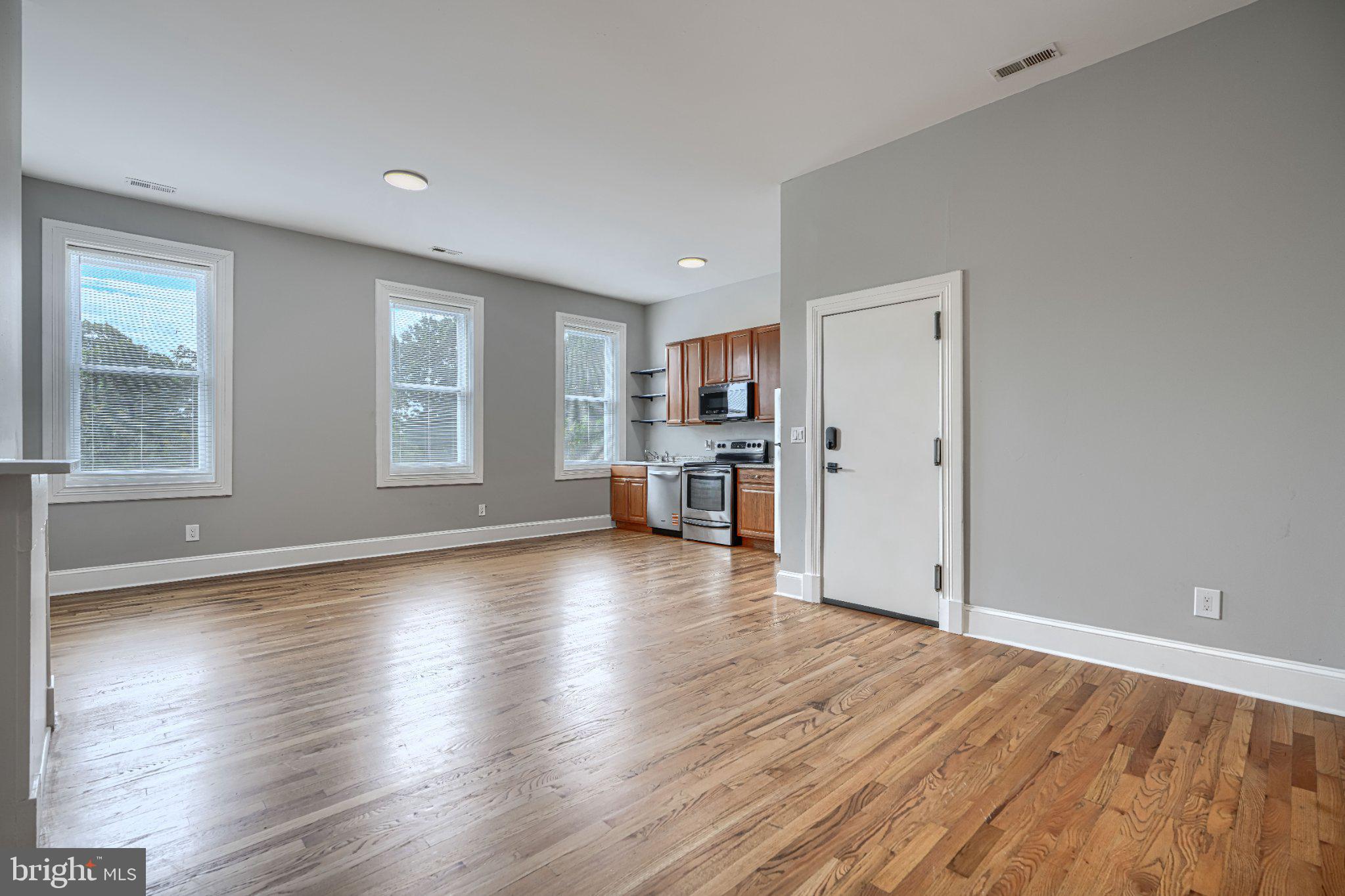 1310 W LEXINGTON STREET 3