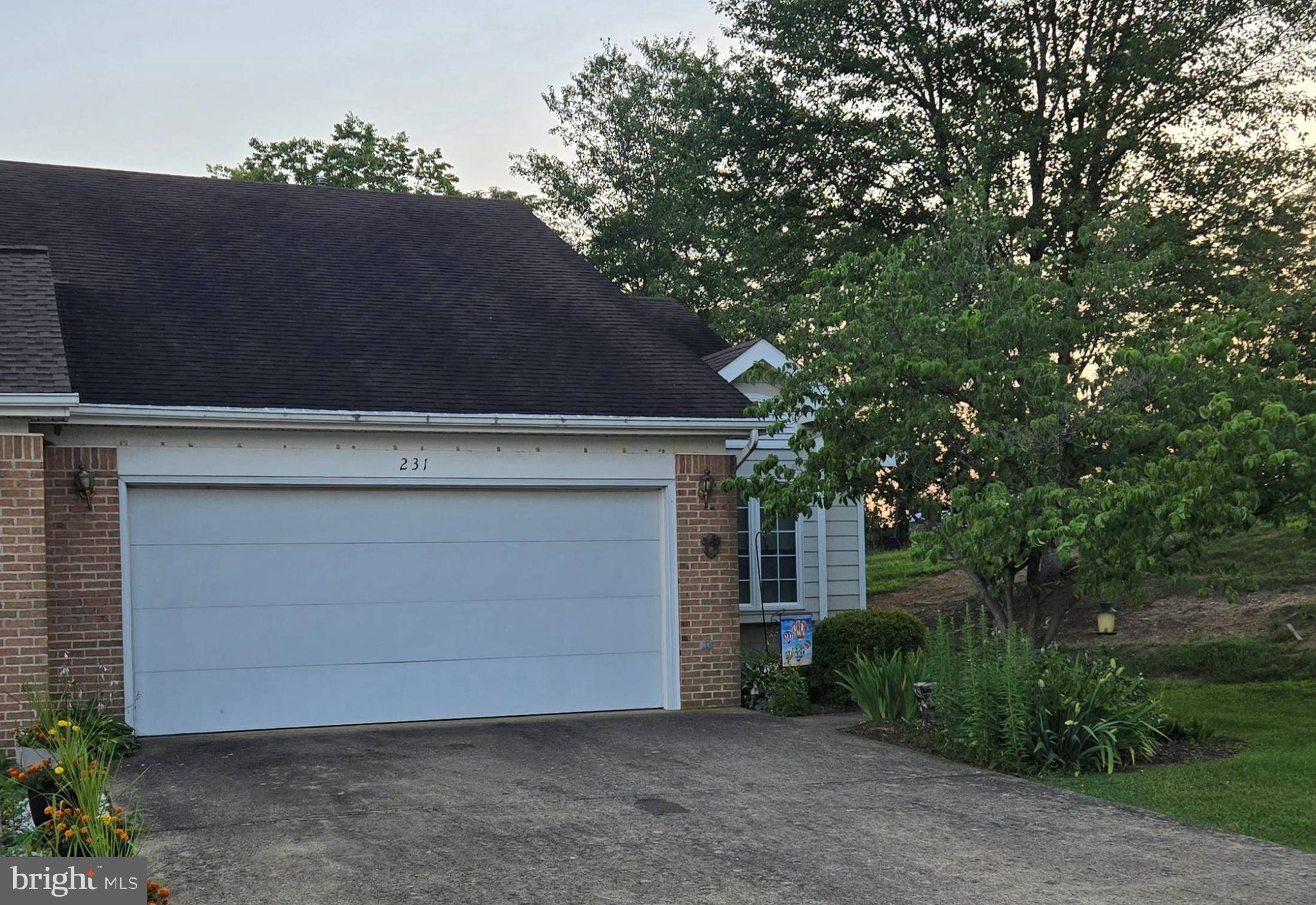 231 SOUTHRIDGE COURT