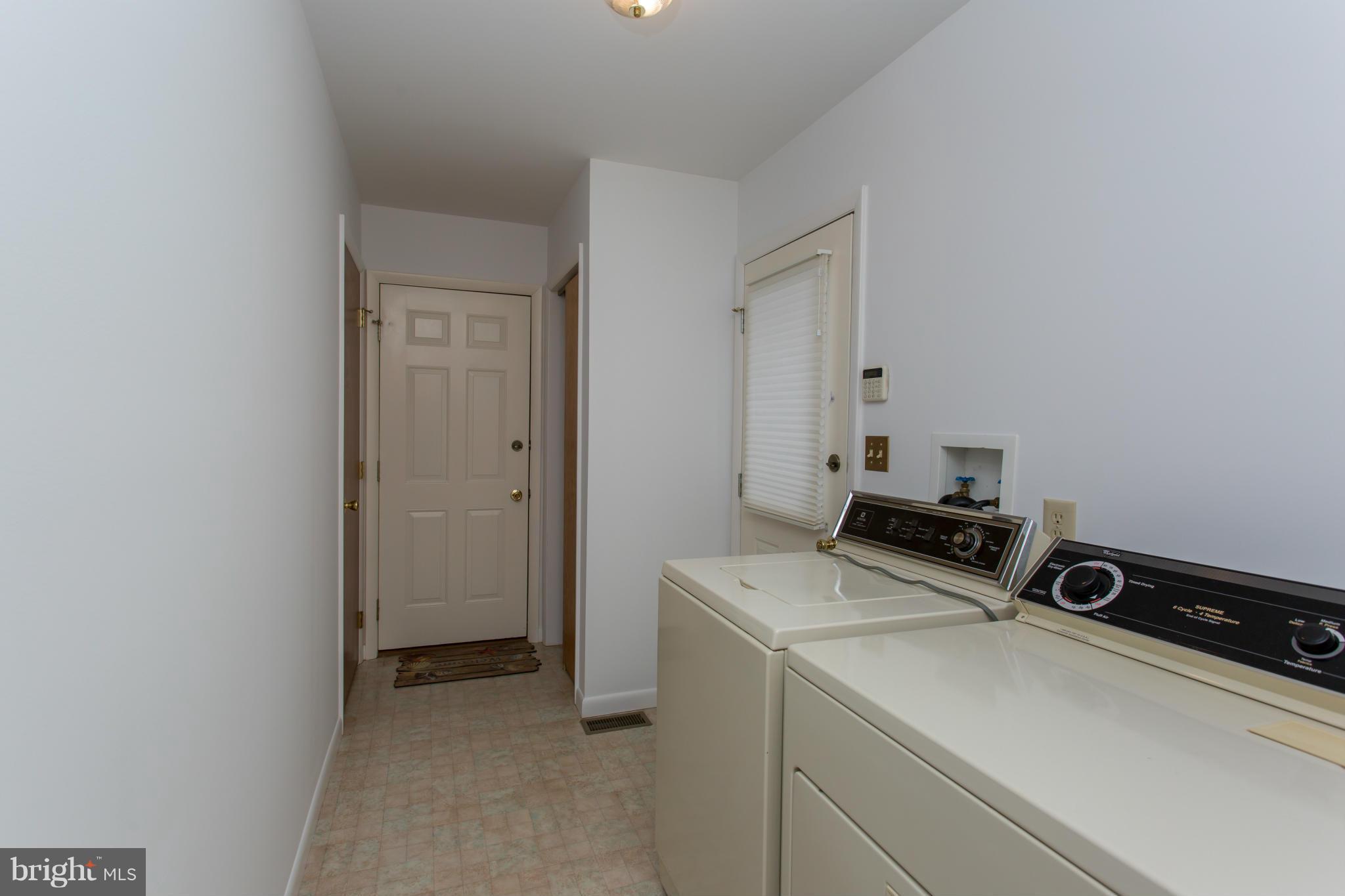 WALNUT MANOR - Residential