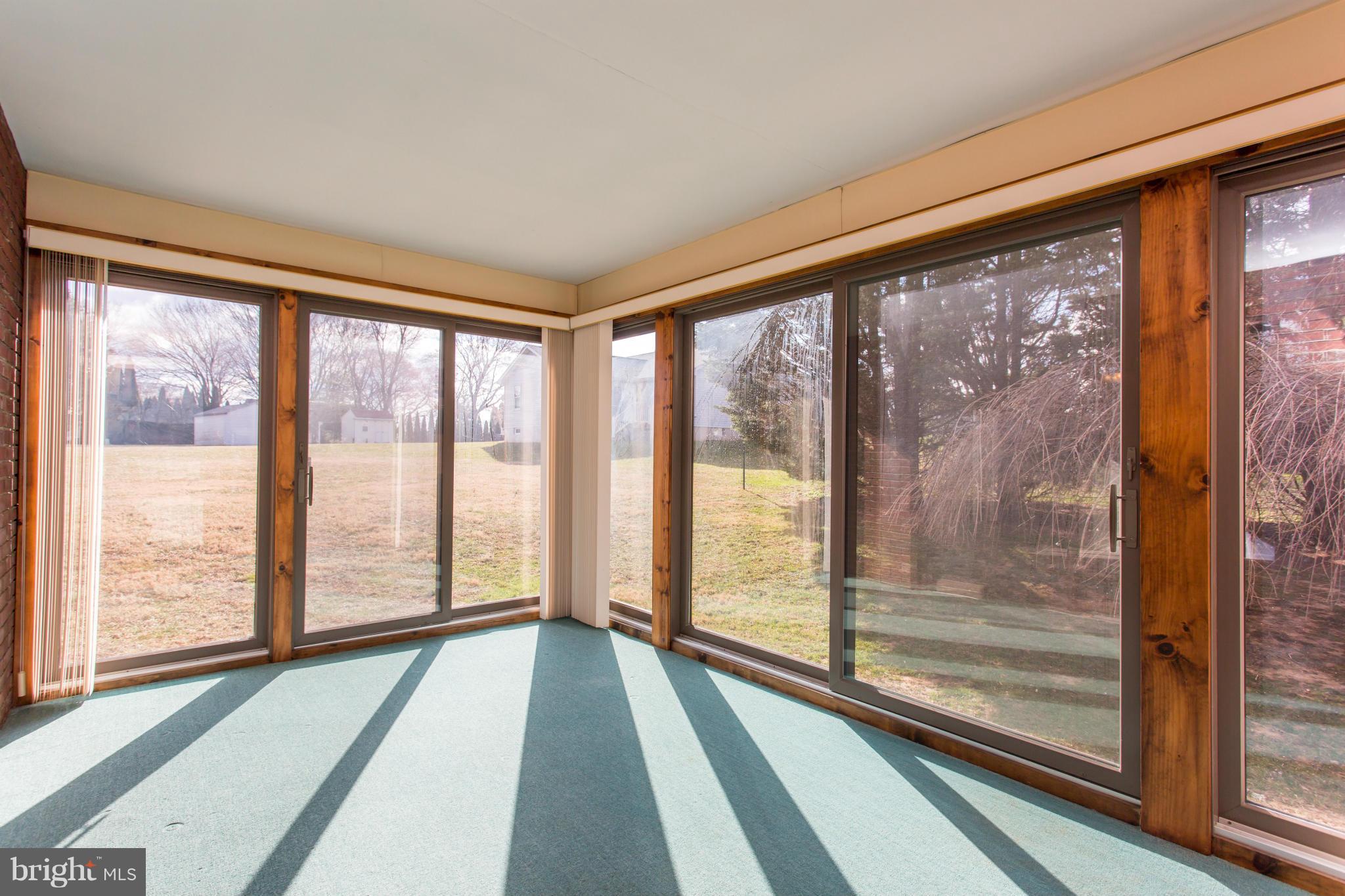 WALNUT MANOR - Residential